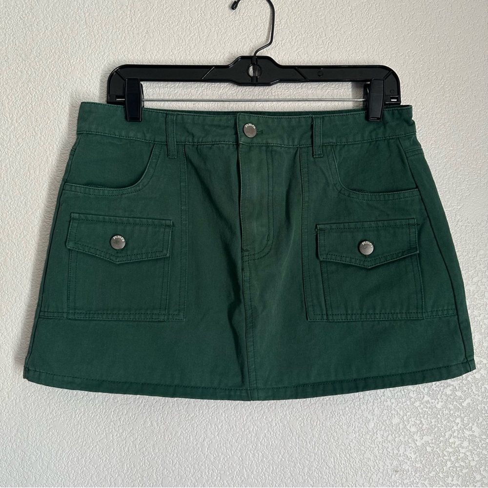 RSQ Green Mini Skirt Size Large with Front Pockets Streetwear Grunge Boho